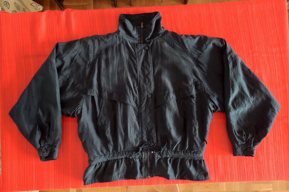 Копринено пролетно яке L-XL размер, дамско