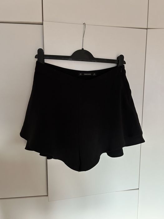 Fusta- pantaloni scurti zara S