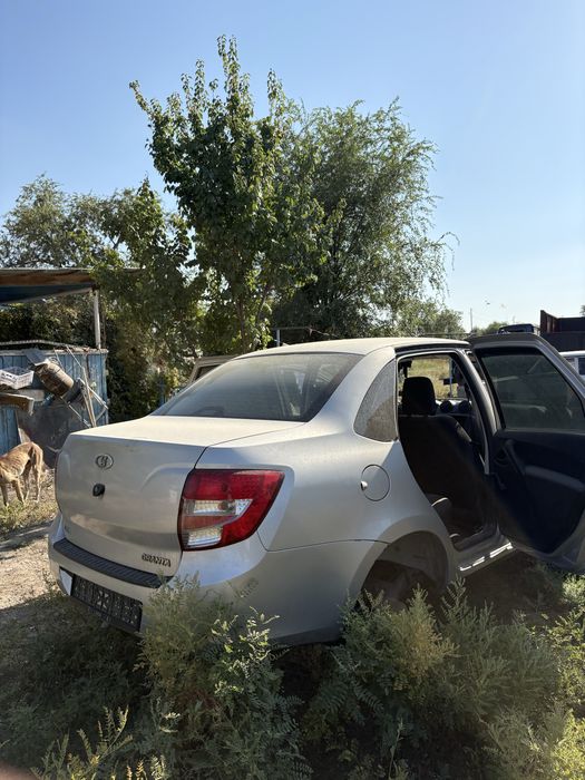 Ваз Lada Granta 2013 года