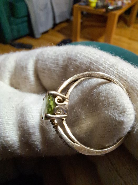 Inel aur 14 k cu peridot și diamante