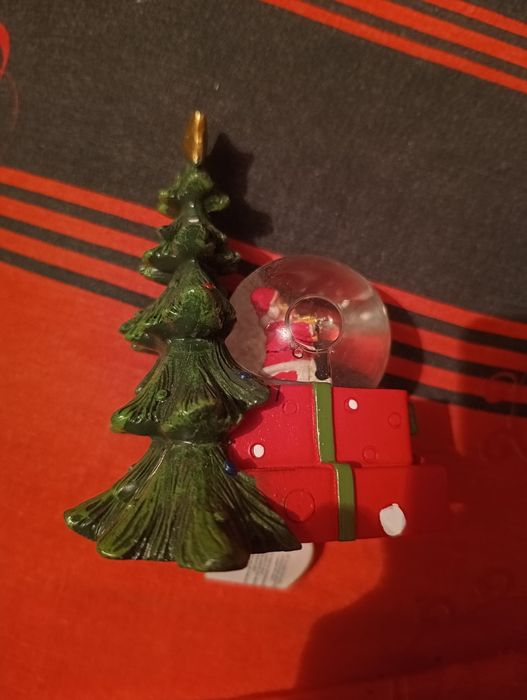 Преспатие с дядо Мраз и елха