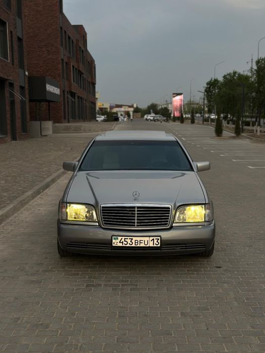 Продам машину мерс 140
