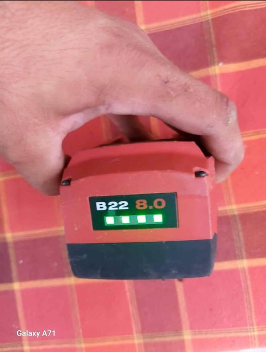 Baterie si incarcator HILTI