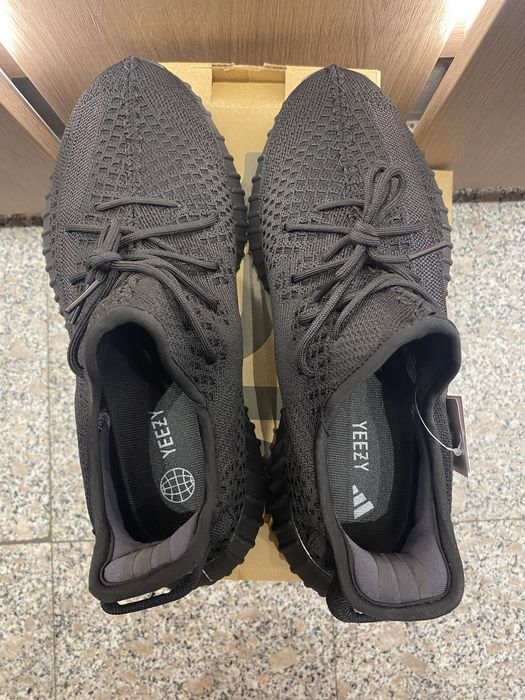 Yeezy Boost 350v2 Onyx Black