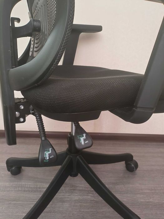 Офисное кресло Sihoo M56-301