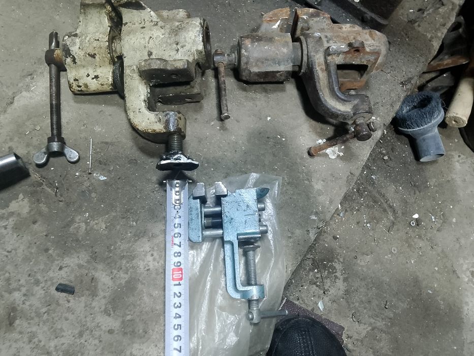 Тиски тики маленькие диски.