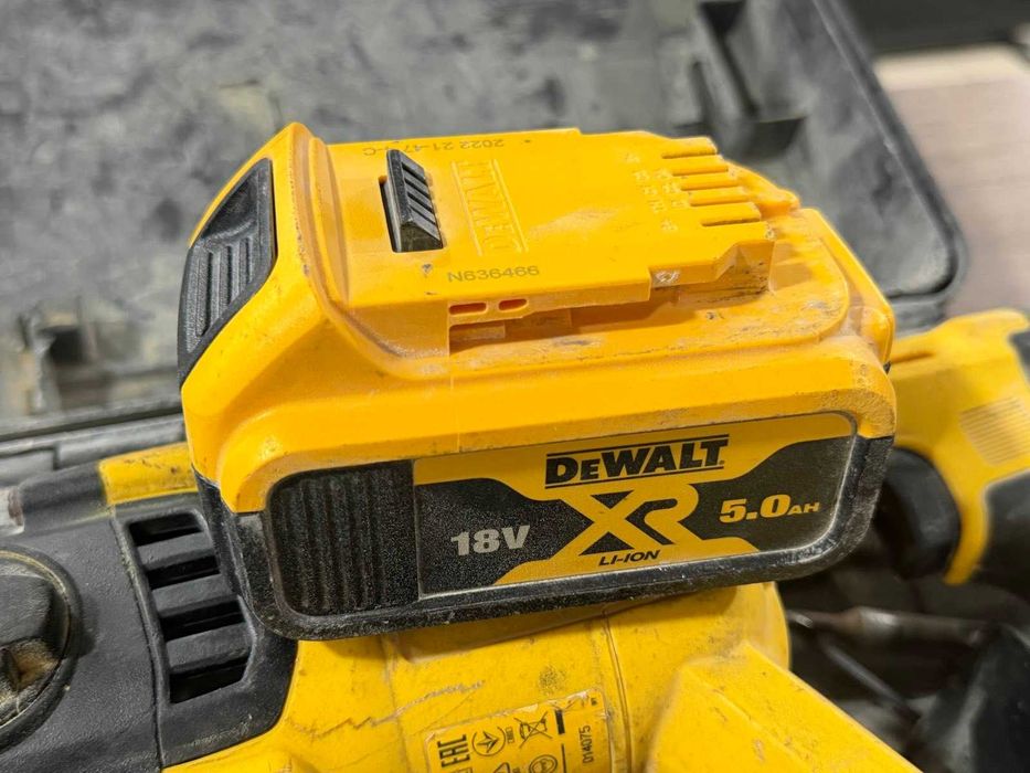 DeWALT DCH033N  Перфоратор