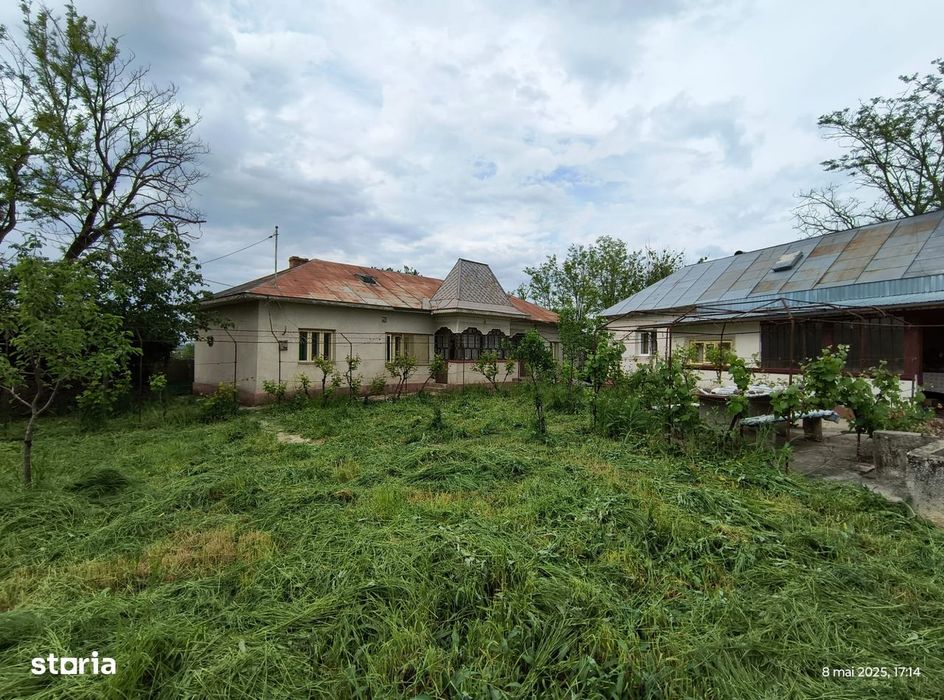 De vanzare casa Troianu