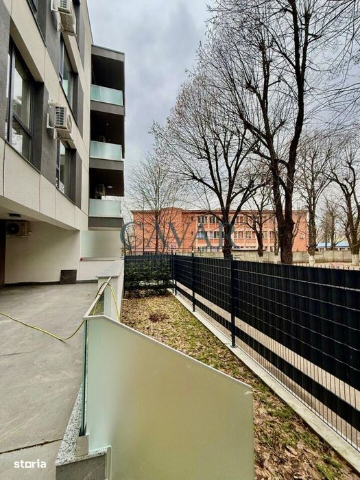 Complex Bradetului 24B Metrou Terasa Curte