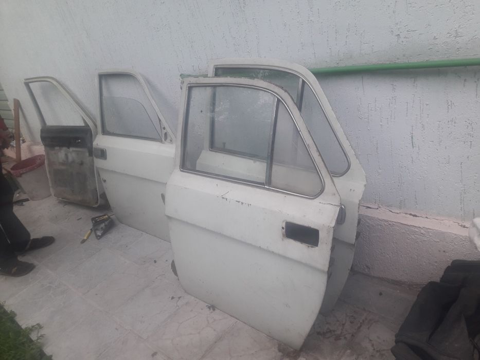 Продам ,  двери волга 24 10, блок 402,