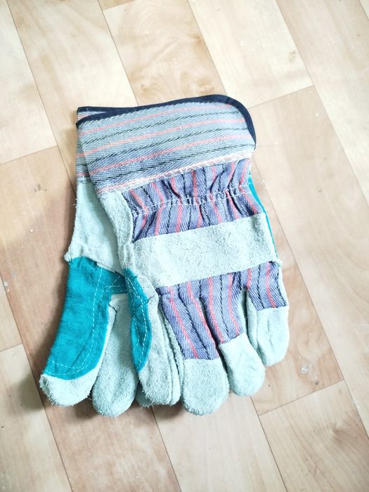 Продам спец обувь однаразка, перчатки