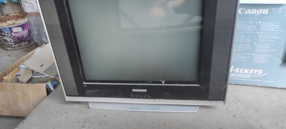 Televizorlar sotiladi 2 ta bor