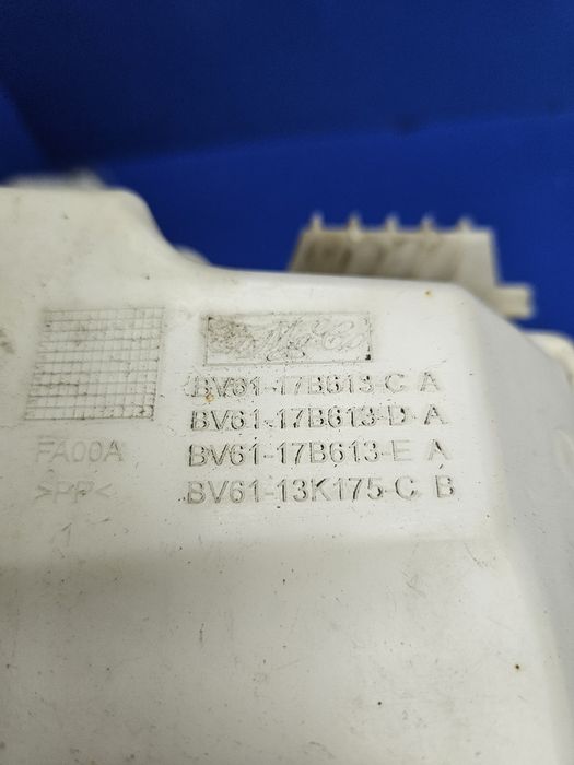 Vas lichid parbriz Ford Focus Mk3