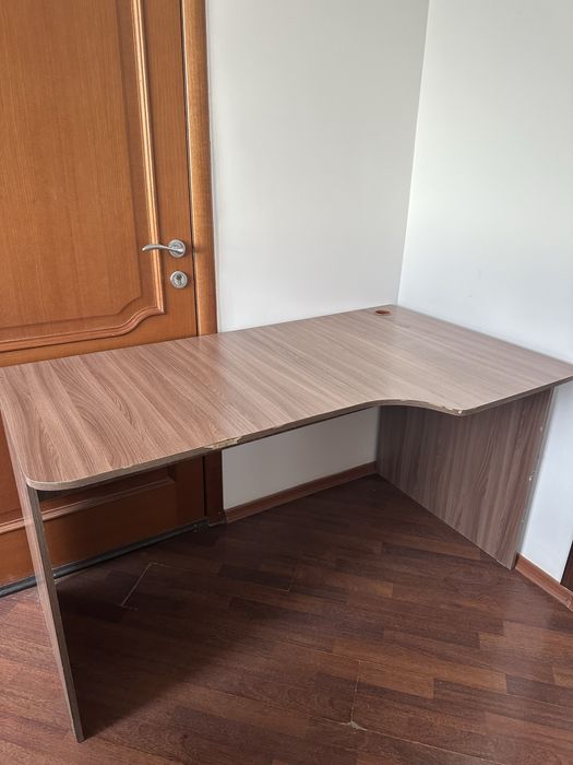 Офисной мебель.