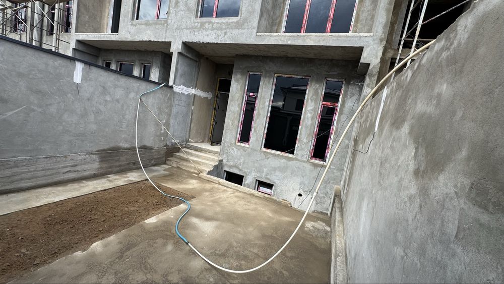 Yevro Uchaska sotiladi