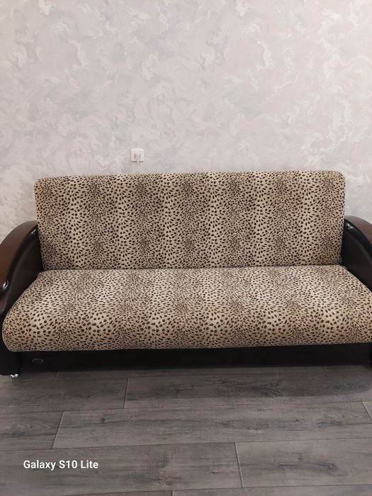 Продам диван книжка