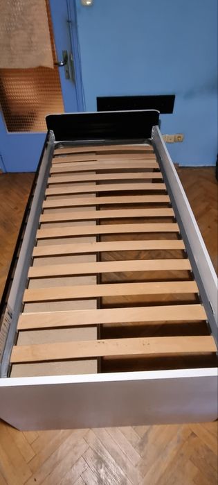 Легло 200х90 с подматрачна рамка и матрак