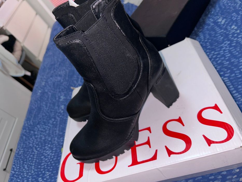 Нови Кожени боти Guess 39