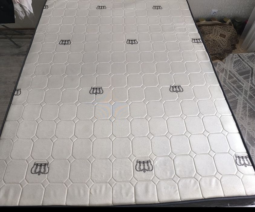 Продам матрас для кровати