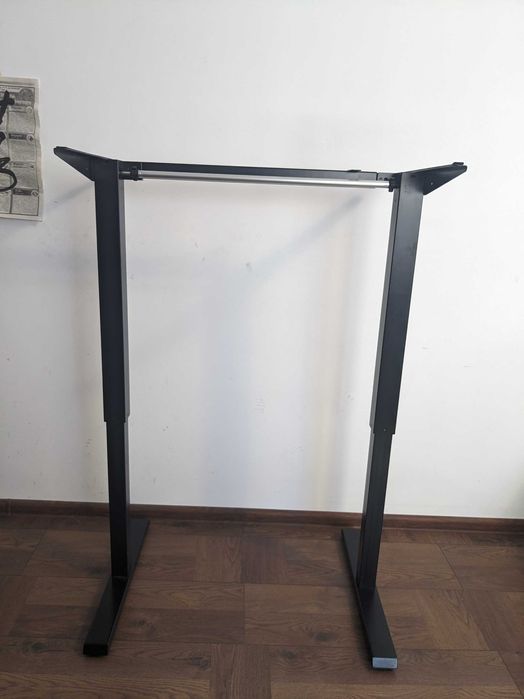 Ергономично бюро с регулираща се височина и дължина