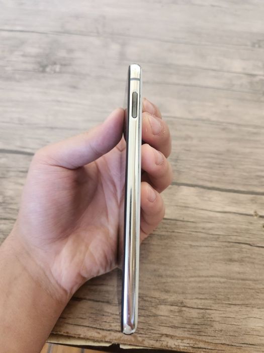 Samsung s10e 6/128 GB holati yaxshi