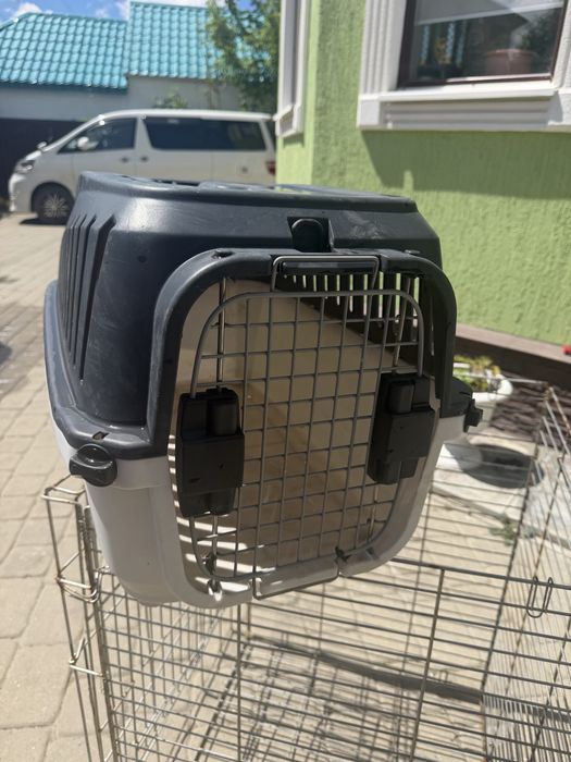 Продам переноску для кошек и маленьких собак