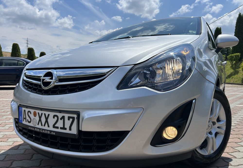 -Opel corsa facelift-1.4benzina-101cai-euro5-2011-adusa din germania-