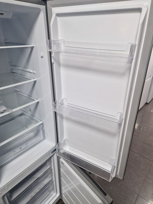 Хладилник с фризев Midea A++ 55 см Нов No Frost