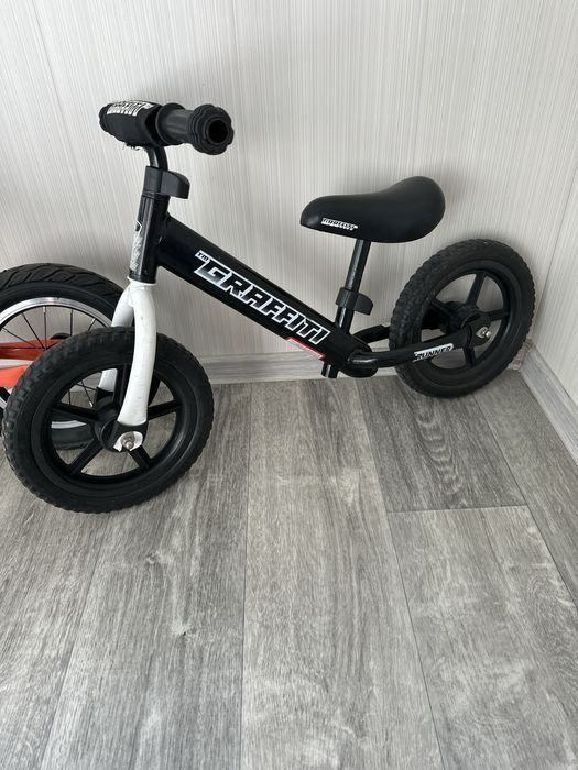 Продам беговел детский