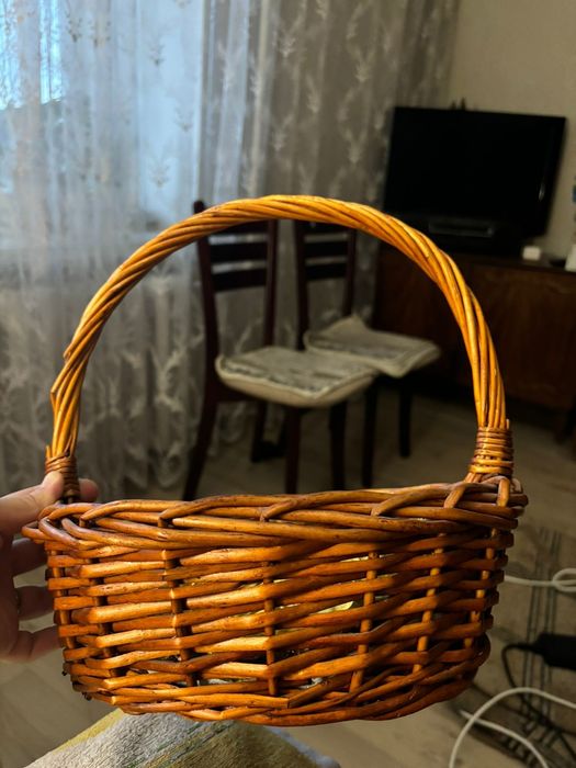 Корзинки ( 3) плетенные и вязаная