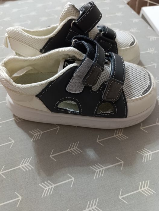 Продам сандали детские