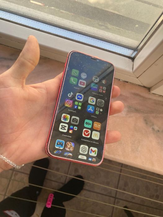 Iphone 12  in stare buna de folosit