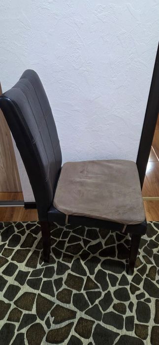 Продам стулья кожаные