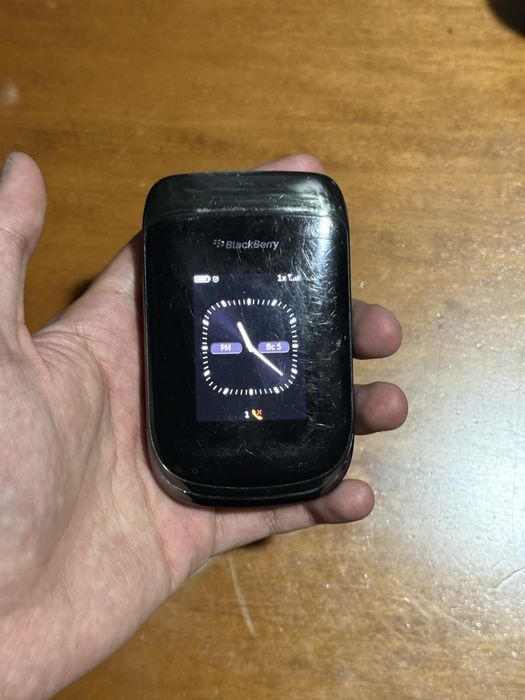 BlackBerry Style 9670