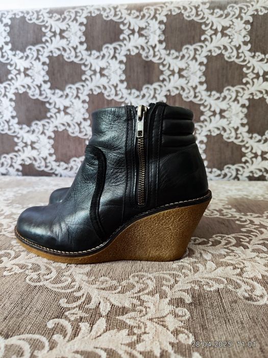 Маратонки, сандали, ботуши  37 номер