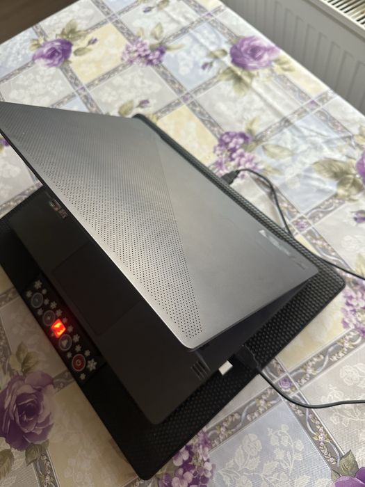 vand Laptop Gaming ASUS ROG Zephyrus G14 GA401QM