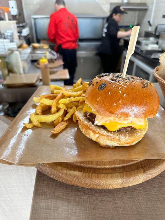 Restaurant, Mancare livram mancare, la Grayar pe carbuni, la Domiciliu pt. Petreceri private si altele