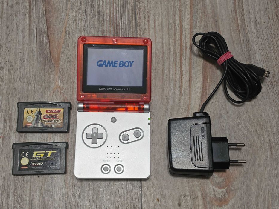 Nintendo Gameboy Advance SP si jocuri
