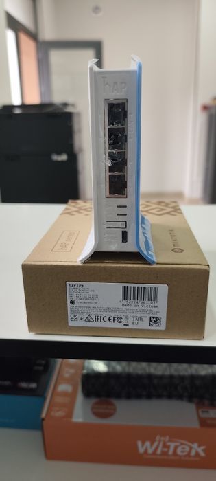 Маршрутизатор Mikrotik hap lite