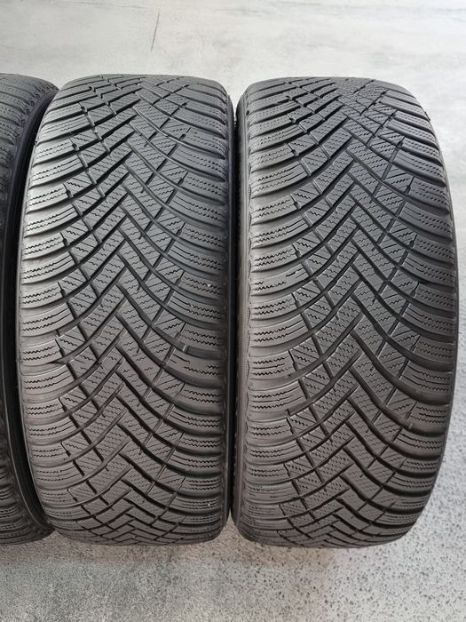 "Dot 22" 225/45/17 Hankook 4Броя: 380лв 6.5мм