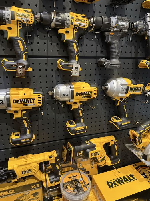 DeWALT Винтоверт DCD791 18V Brushless / Безчетков 70Nm