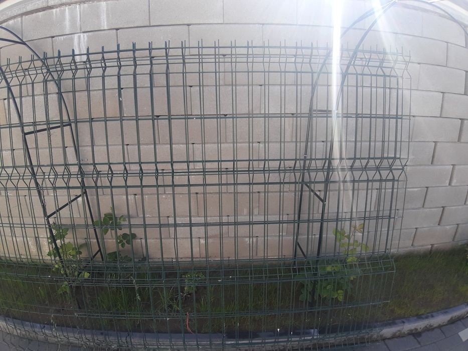 Plasa gard bordurata 2000x1500 verde, 20 ml de fb de 6mm, 20 bare pc de 10mm.