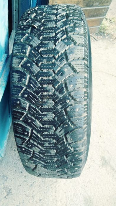 Зимняя резина с дисками.