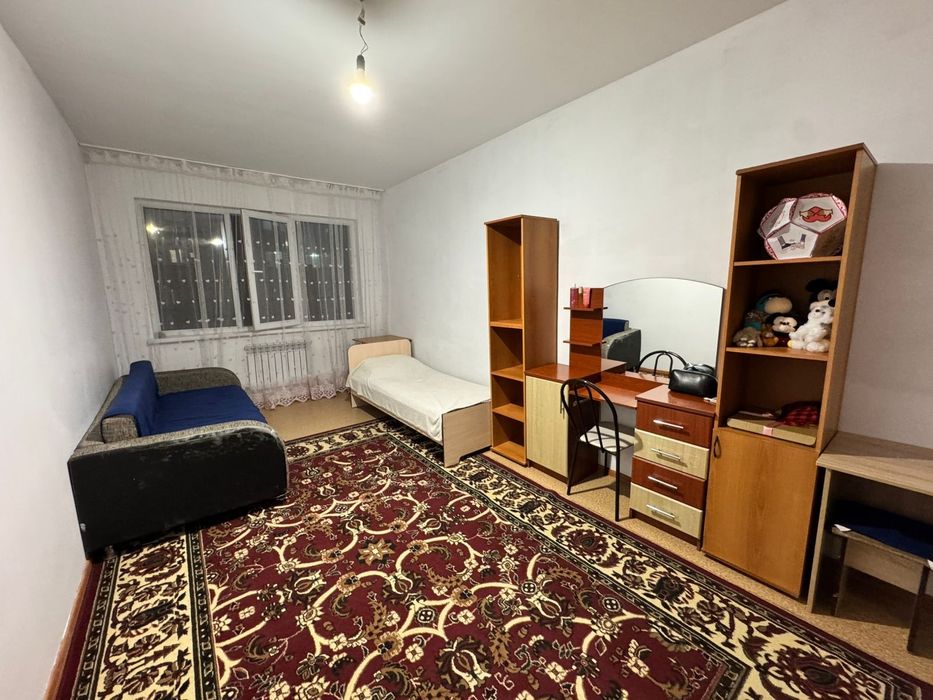 Сдам комнату в 3-х комнатной квартире