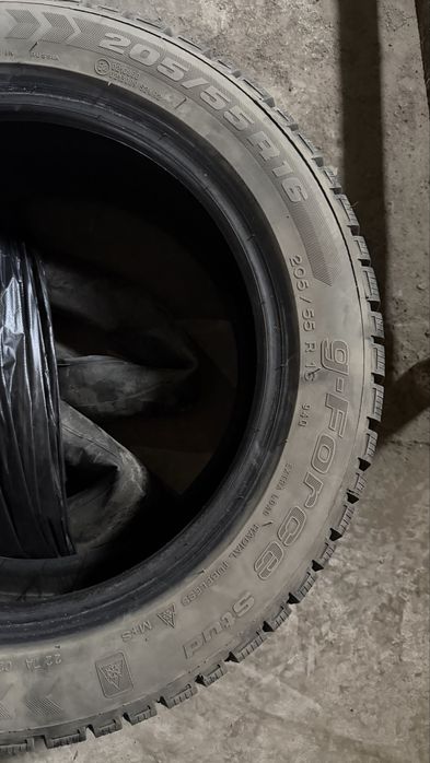 Продам шины в отличном состояние