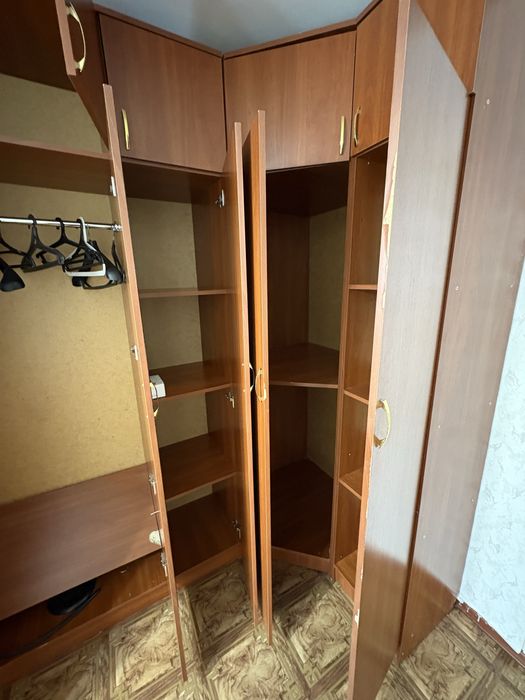 Продам шкаф кровать столы