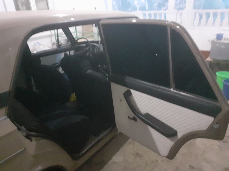 Avtomobil vaz 2106 sotiladi