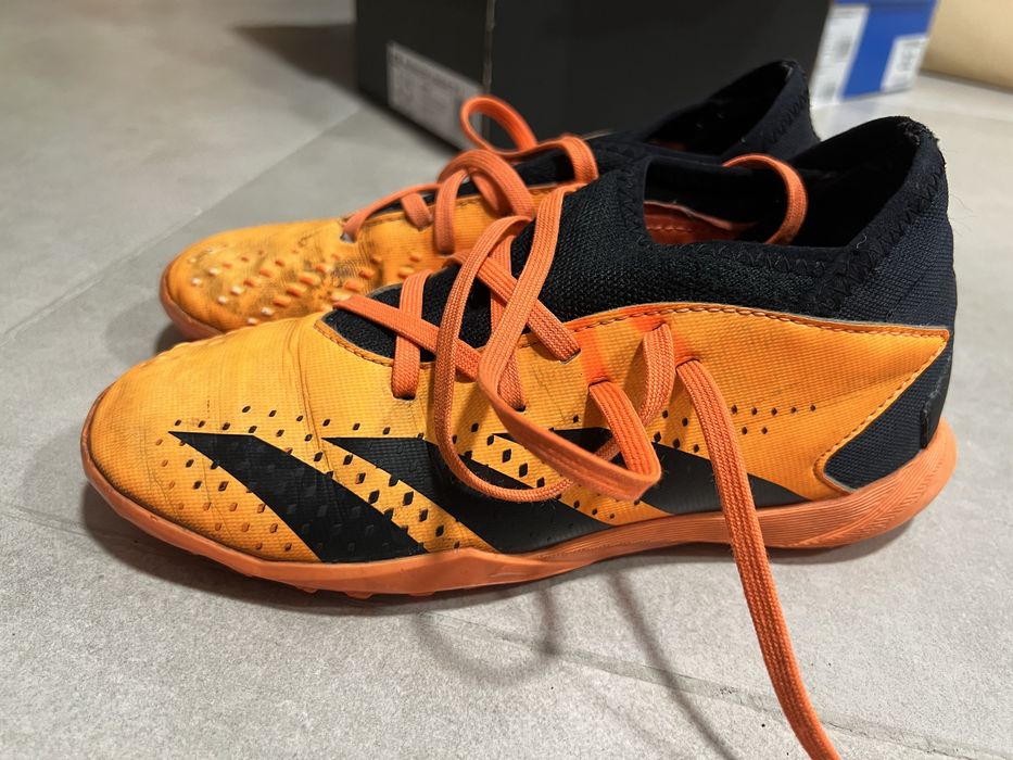 Адидас предаторы 33р