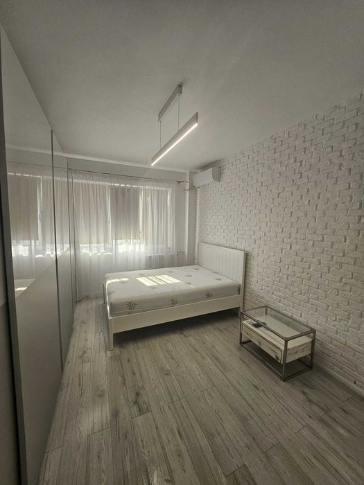Închiriez garsoniera