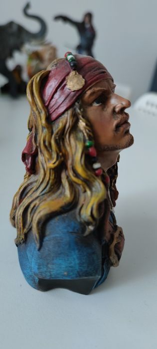 Vând statueta pirații din Caraibe